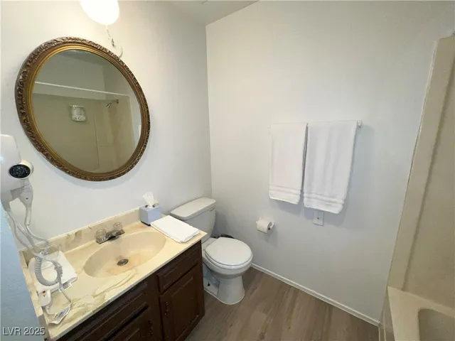 $1,550 | 4650 Koval Lane, Unit 14C, Las Vegas, NV 89109