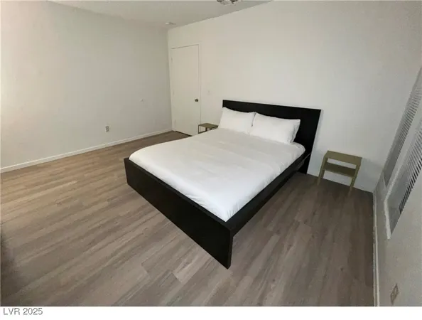 $1,550 | 4650 Koval Lane, Unit 14C, Las Vegas, NV 89109