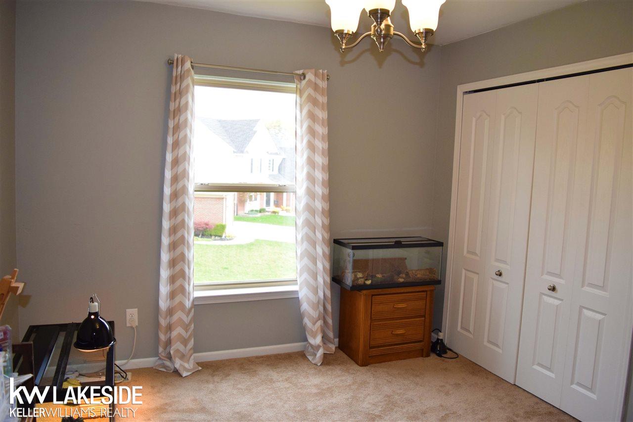 30909 Bradmore Road Warren, MI 48092 - Photo 37 of 50 31334757-36.JPG