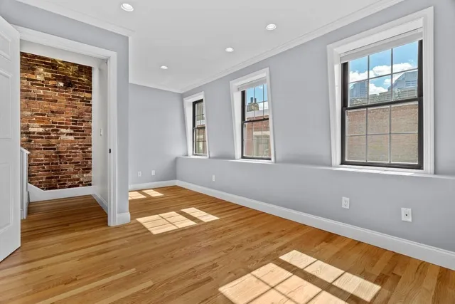 $1,199,000 | 11 Wiget Street, Unit 114, Boston, MA 02113