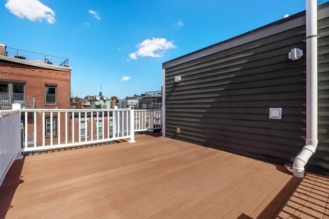 $1,199,000 | 11 Wiget Street, Unit 114, Boston, MA 02113