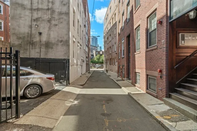 $1,199,000 | 11 Wiget Street, Unit 114, Boston, MA 02113