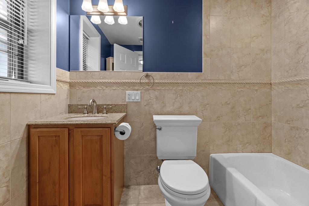 11 Wiget Street, Unit 114 Boston, MA 02113 - Photo 10 of 28