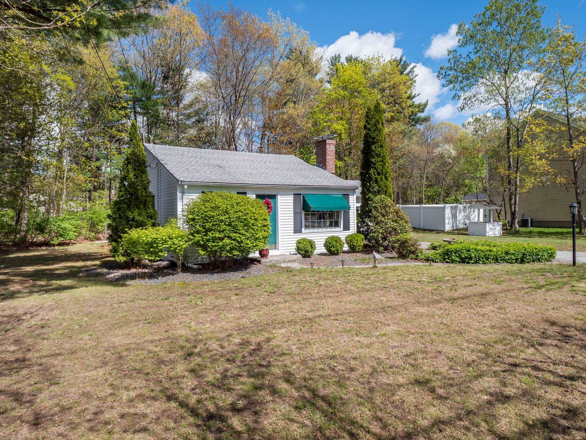 204 East Dunstable Road Nashua, NH 03062 - Photo 2 of 32