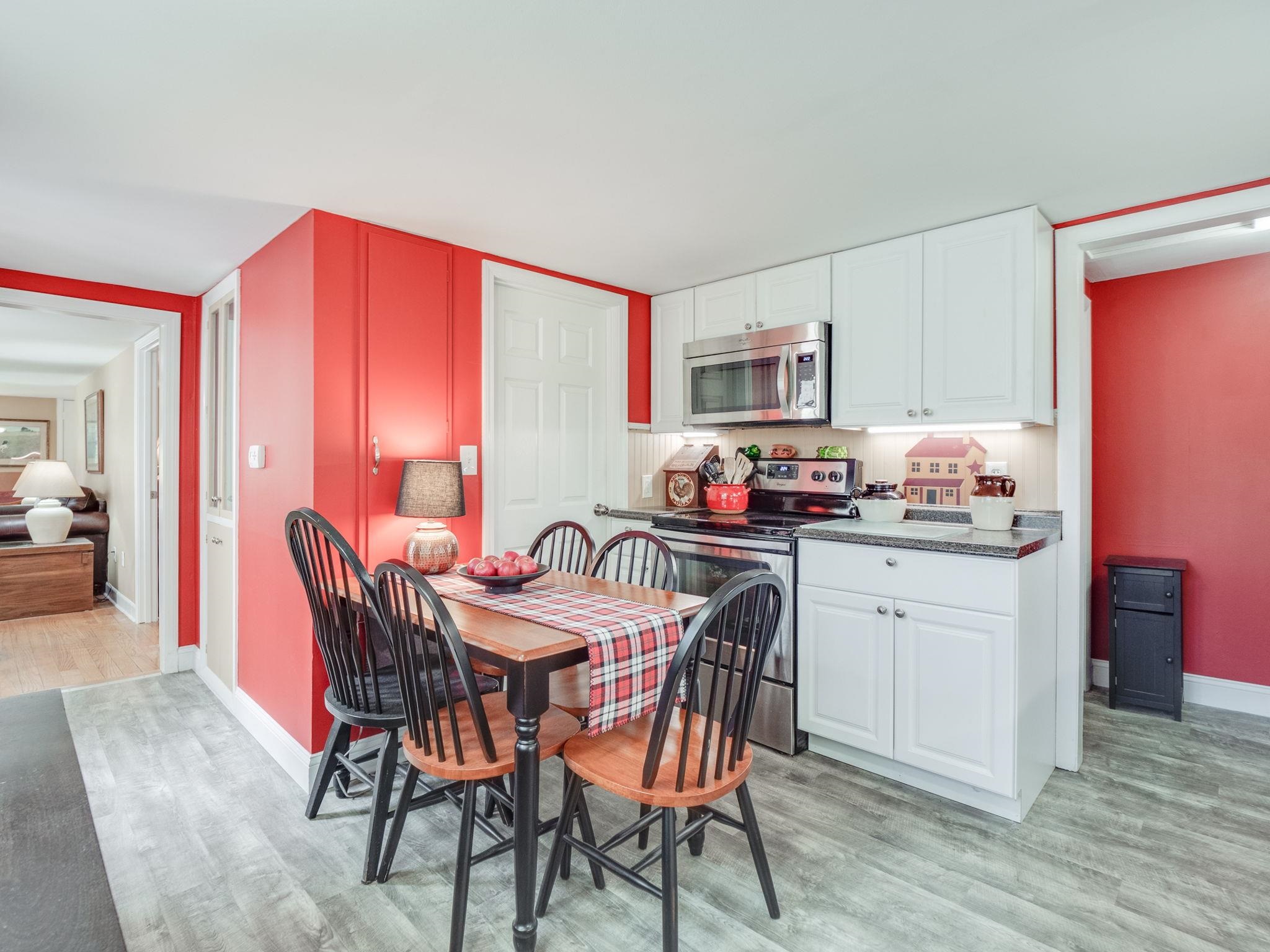 204 East Dunstable Road Nashua, NH 03062 - Photo 8 of 32