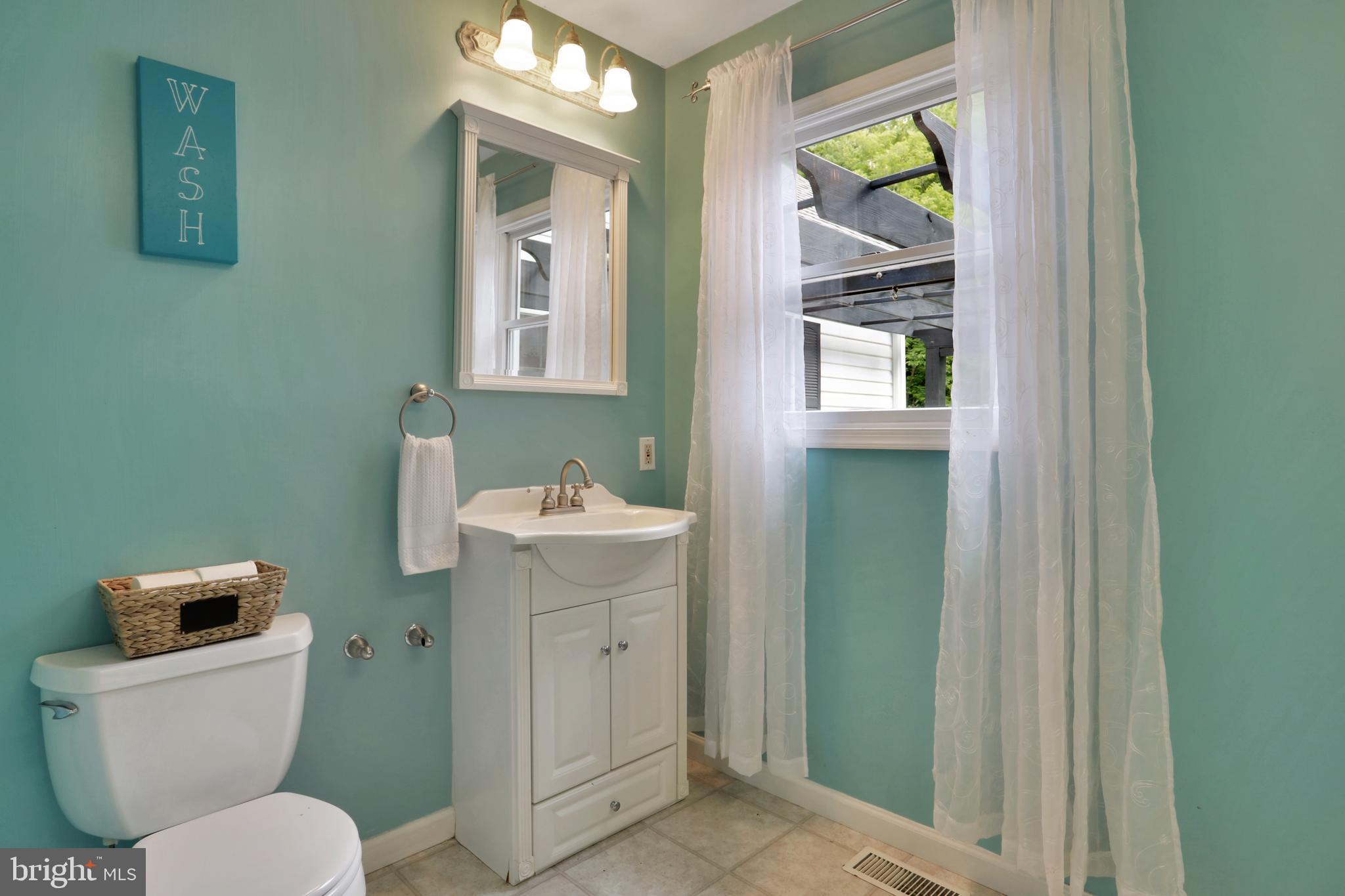 11302 Gambrill Park Road Frederick, MD 21702 - Photo 26 of 66 Powder Room