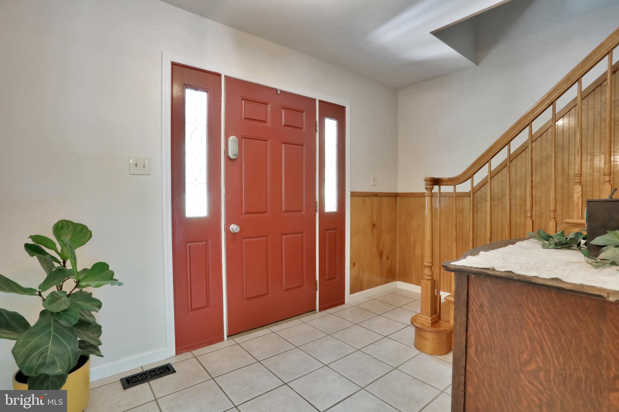 11302 Gambrill Park Road Frederick, MD 21702 - Photo 5 of 66 Foyer
