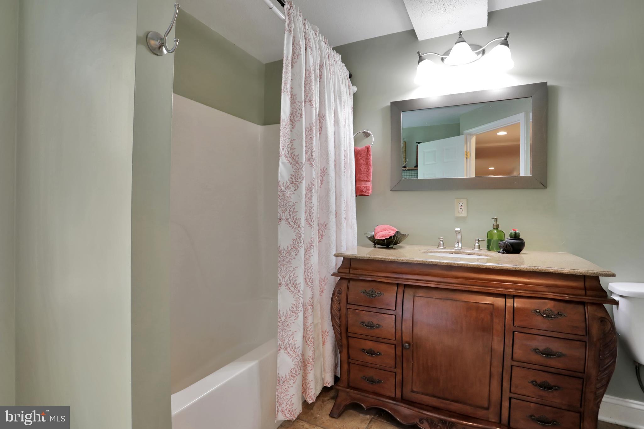 11302 Gambrill Park Road Frederick, MD 21702 - Photo 49 of 66 Full Bathroom