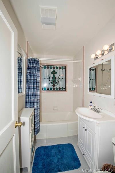 437 Governors View Road Asheville, NC 28805 - Photo 6 of 14 Gallery Image 6