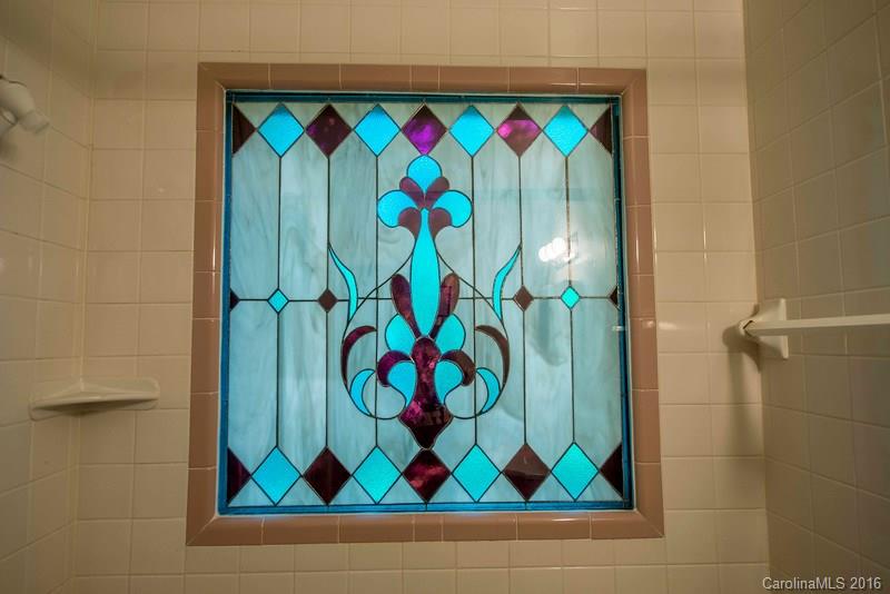 437 Governors View Road Asheville, NC 28805 - Photo 7 of 14 Gallery Image 7
