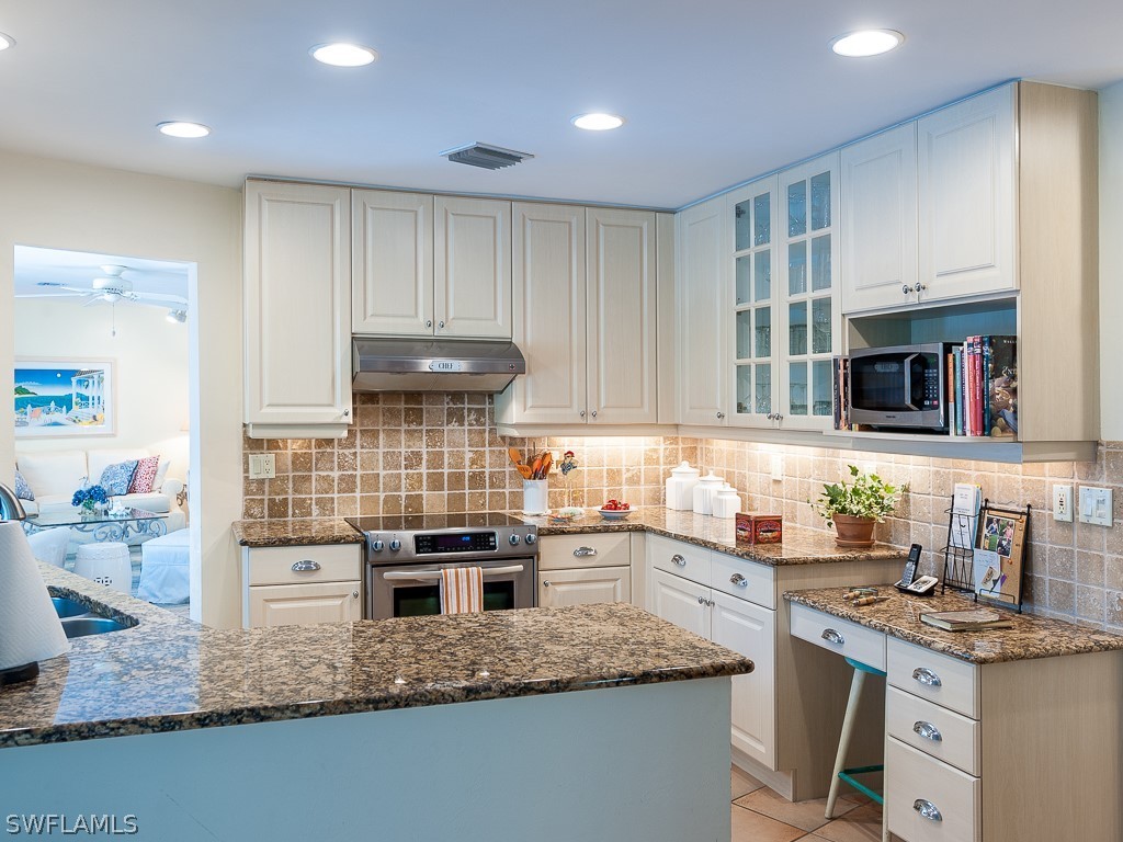 928 Beach Road Sanibel, FL 33957 - Photo 11 of 35 Gallery Image 11