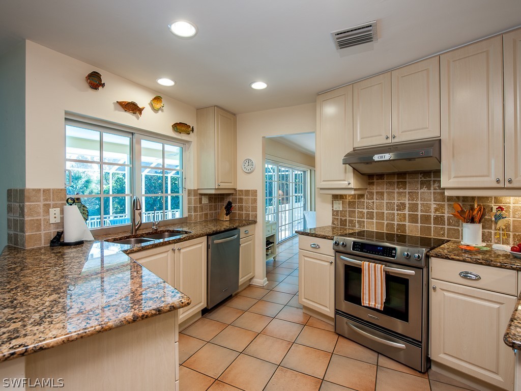 928 Beach Road Sanibel, FL 33957 - Photo 12 of 35 Gallery Image 12