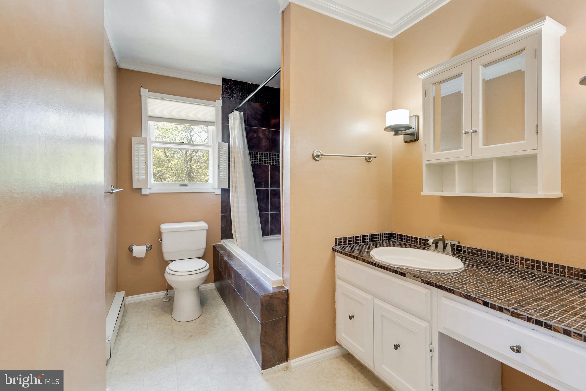 2806 Murkle Road Westminster, MD 21158 - Photo 12 of 43 Main level full bathroom