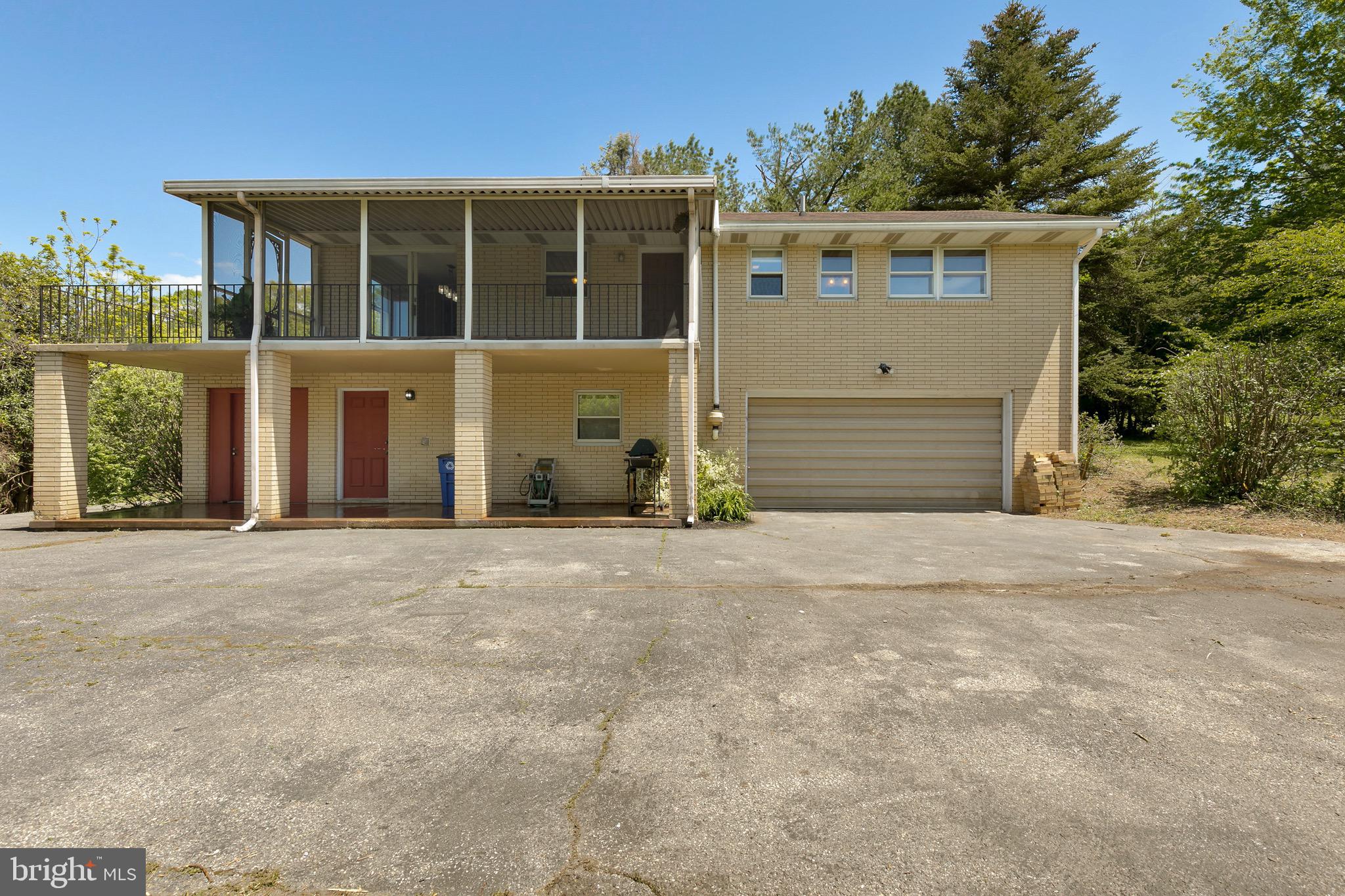 2806 Murkle Road Westminster, MD 21158 - Photo 33 of 43 2-car garage