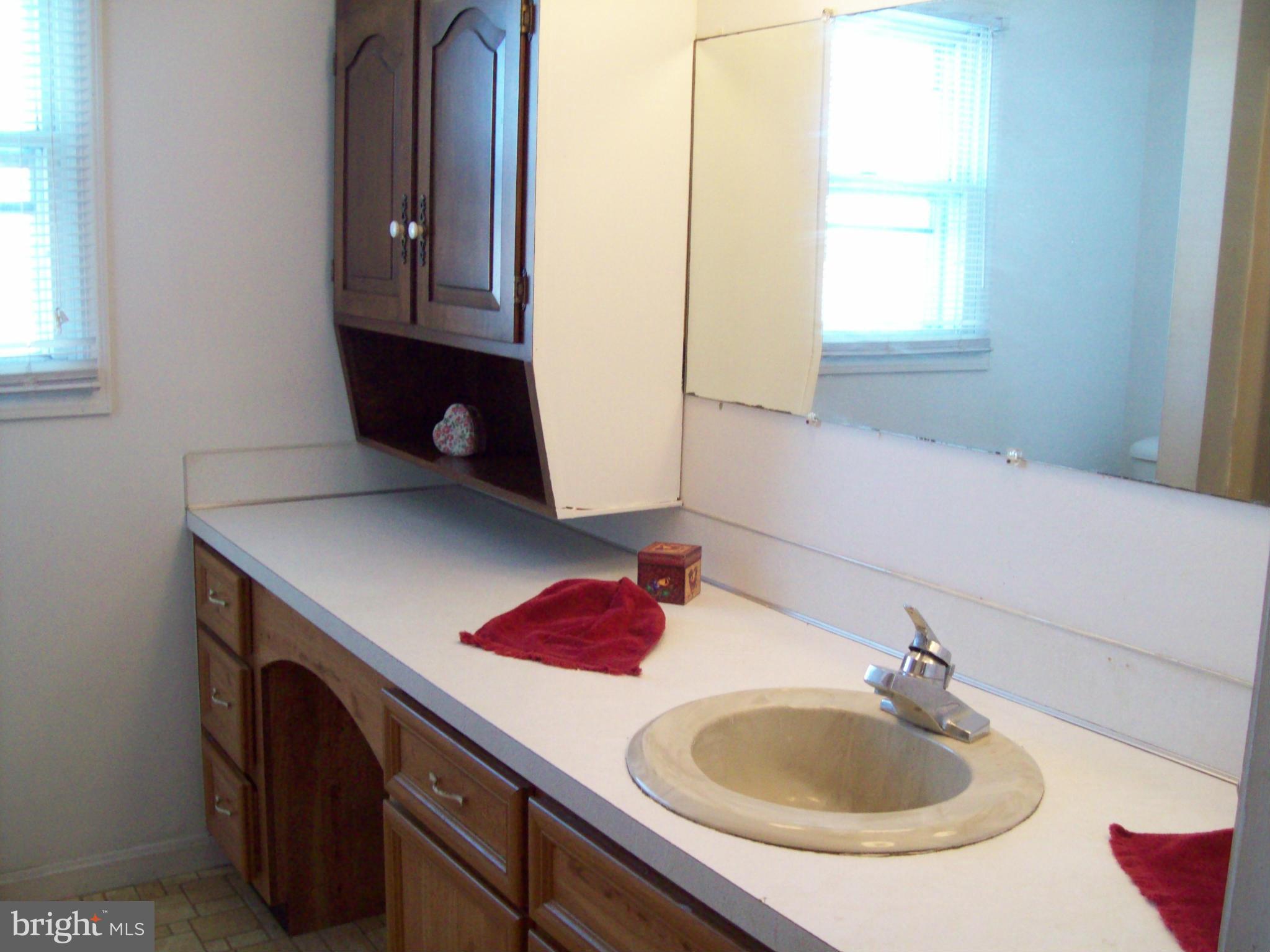 1575 Salem Road Chambersburg, PA 17201 - Photo 9 of 17 Bath