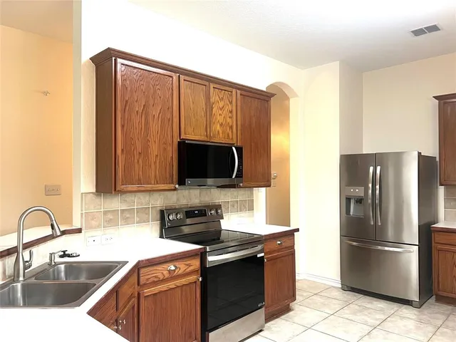 $2,300 | 2701 Evening Mist Drive, Little Elm, TX 75068