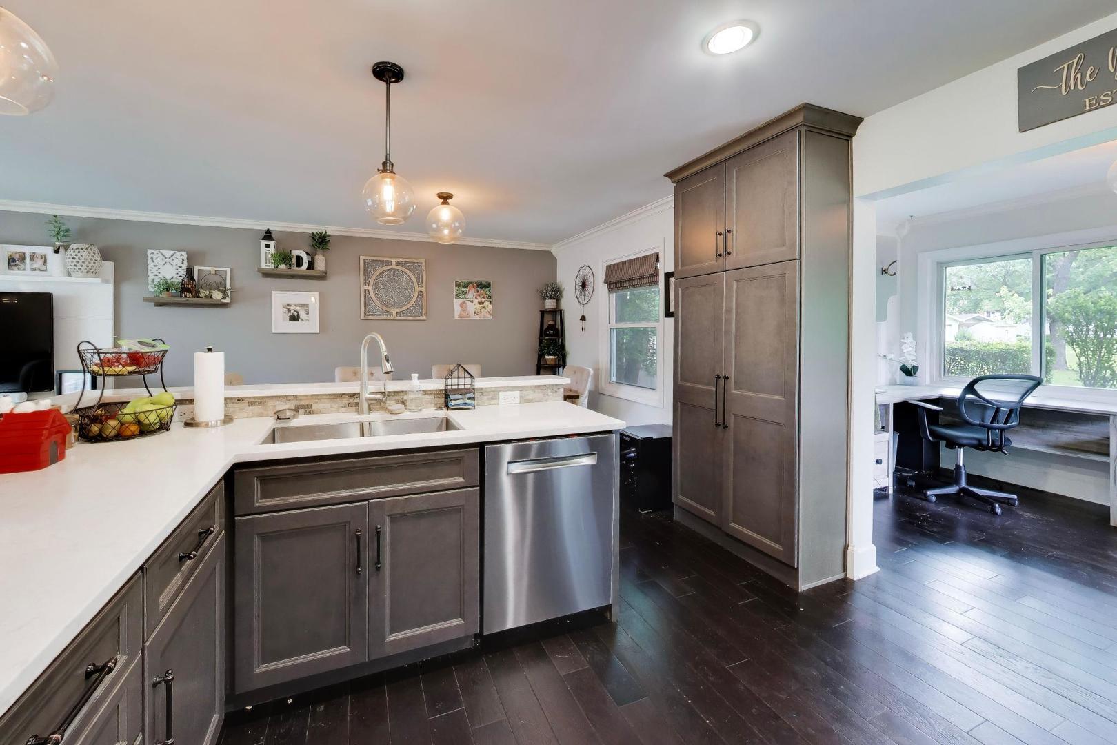 2167 Midhurst Road Downers Grove, IL 60516 - Photo 12 of 38