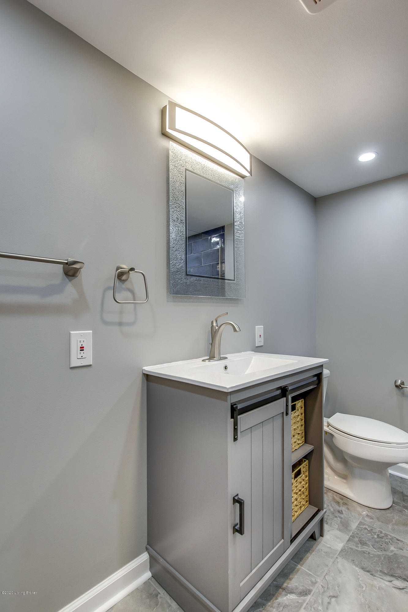 3446 Janell Road Louisville, KY 40216 - Photo 20 of 25 Basement Full Bathroom