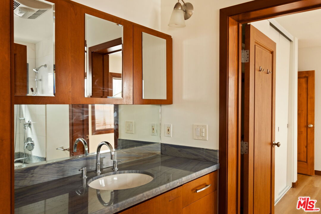 2325 Abbot Kinney Boulevard Venice, CA 90291 - Photo 21 of 32 a kitchen with sink and mirror