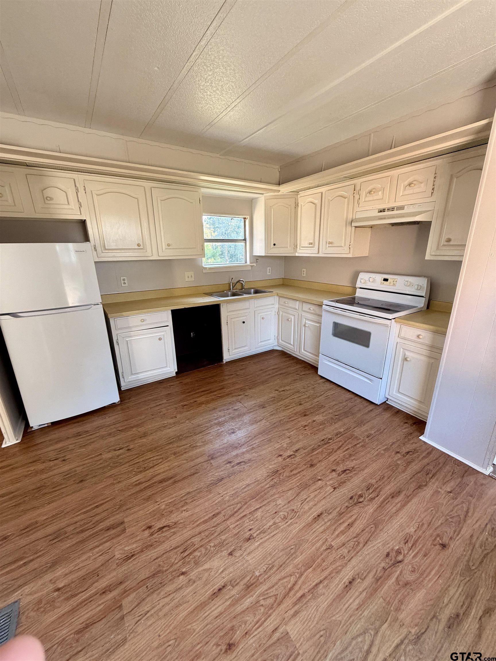 8232 Echo Lane Tyler, TX 75708 - Photo 6 of 8 Gallery Image 6