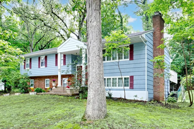 front view of house with a yard