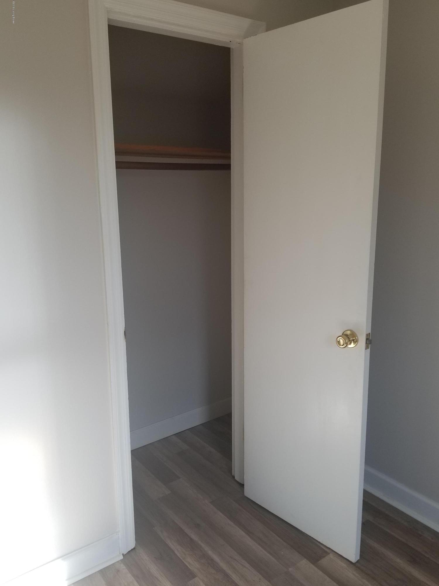 8525 Robbins Road Louisville, KY 40258 - Photo 29 of 48 20190110_130805