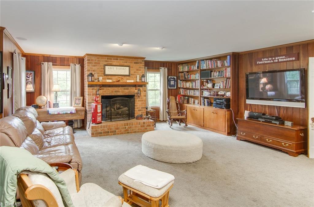 1311 Robinhood Road High Point, NC 27262 - Photo 9 of 27 Gallery Image 9