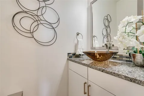 $484,000 | 3200 Ross Avenue, Unit 28, Dallas, TX 75204