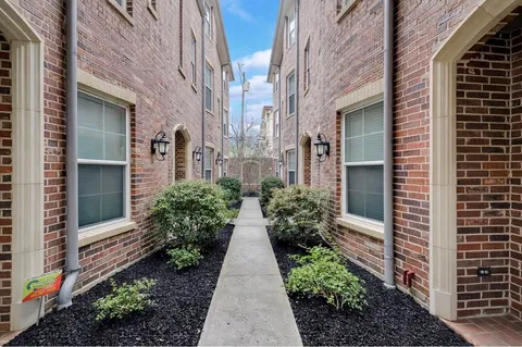 $484,000 | 3200 Ross Avenue, Unit 28, Dallas, TX 75204