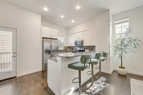 $484,000 | 3200 Ross Avenue, Unit 28, Dallas, TX 75204