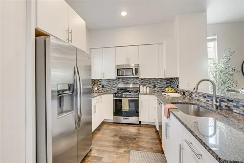 $484,000 | 3200 Ross Avenue, Unit 28, Dallas, TX 75204