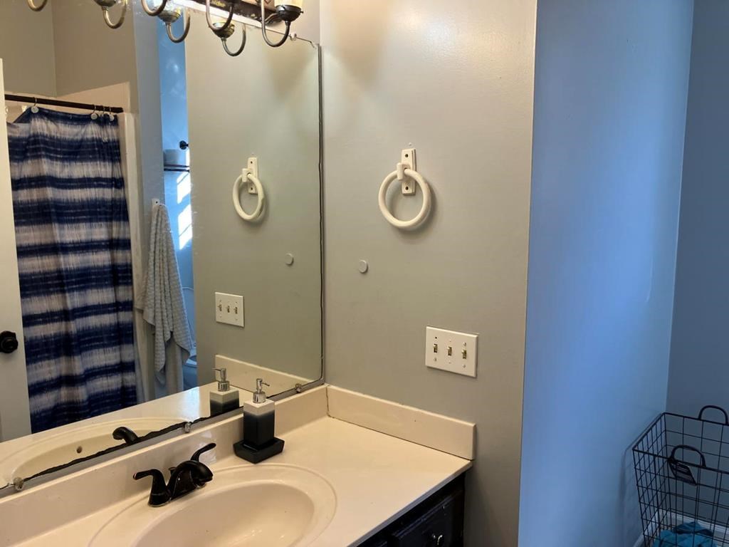 105 Liberty Road Murphy, NC 28906 - Photo 17 of 40 Hall Bath w/tub-shower combo