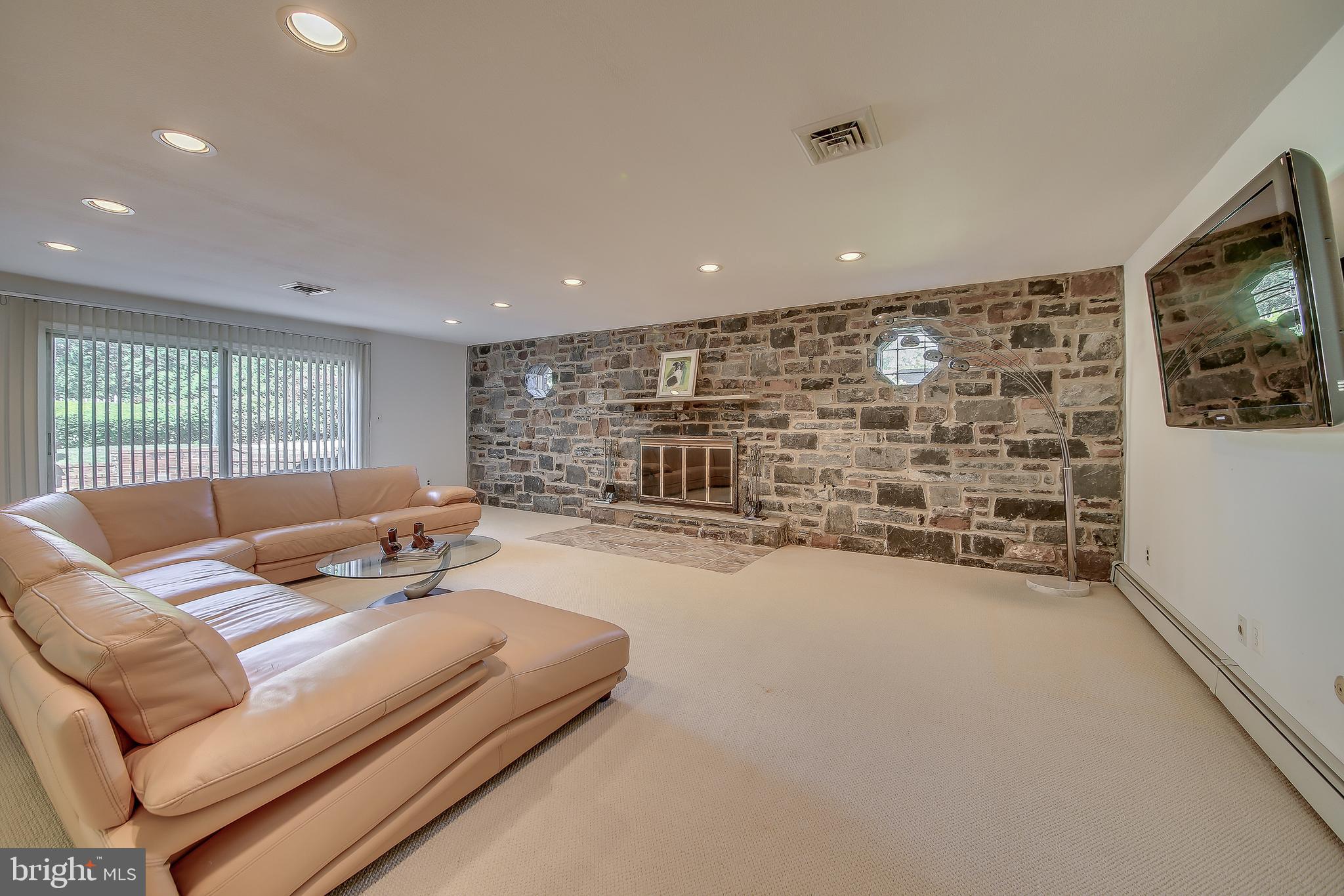 3764 Wheatsheaf Road Huntingdon Valley, PA 19006 - Photo 10 of 26 Family Room with Fireplace