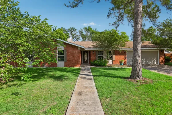$399,000 | 810 Vogel Drive, Lockhart, TX 78644