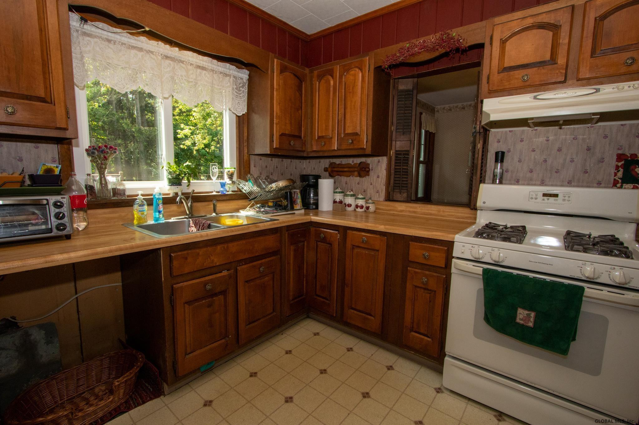 26 Washington Road Scotia, NY 12302 - Photo 10 of 34 Photo 10