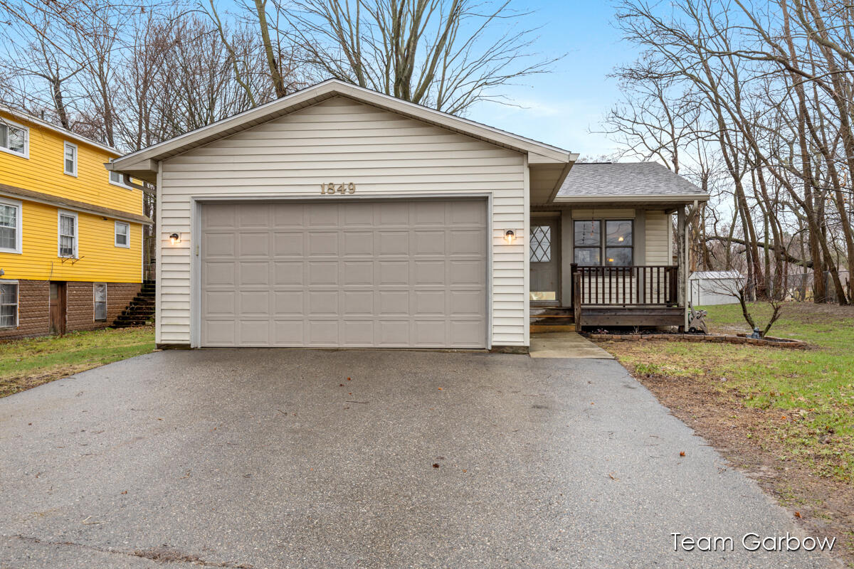 1849 North Aurelius Road Holt, MI 48842 - Photo 1 of 22 IMG_1000