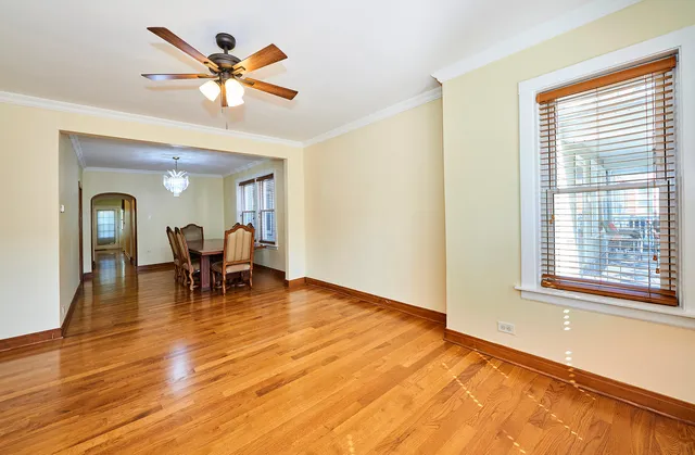 $3,000 | 3222 West Warner Avenue, Unit 1, Chicago, IL 60618