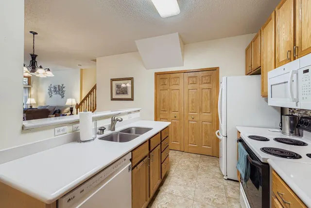 $237,500 | 3772 Vermilion Court South, Eagan, MN 55122