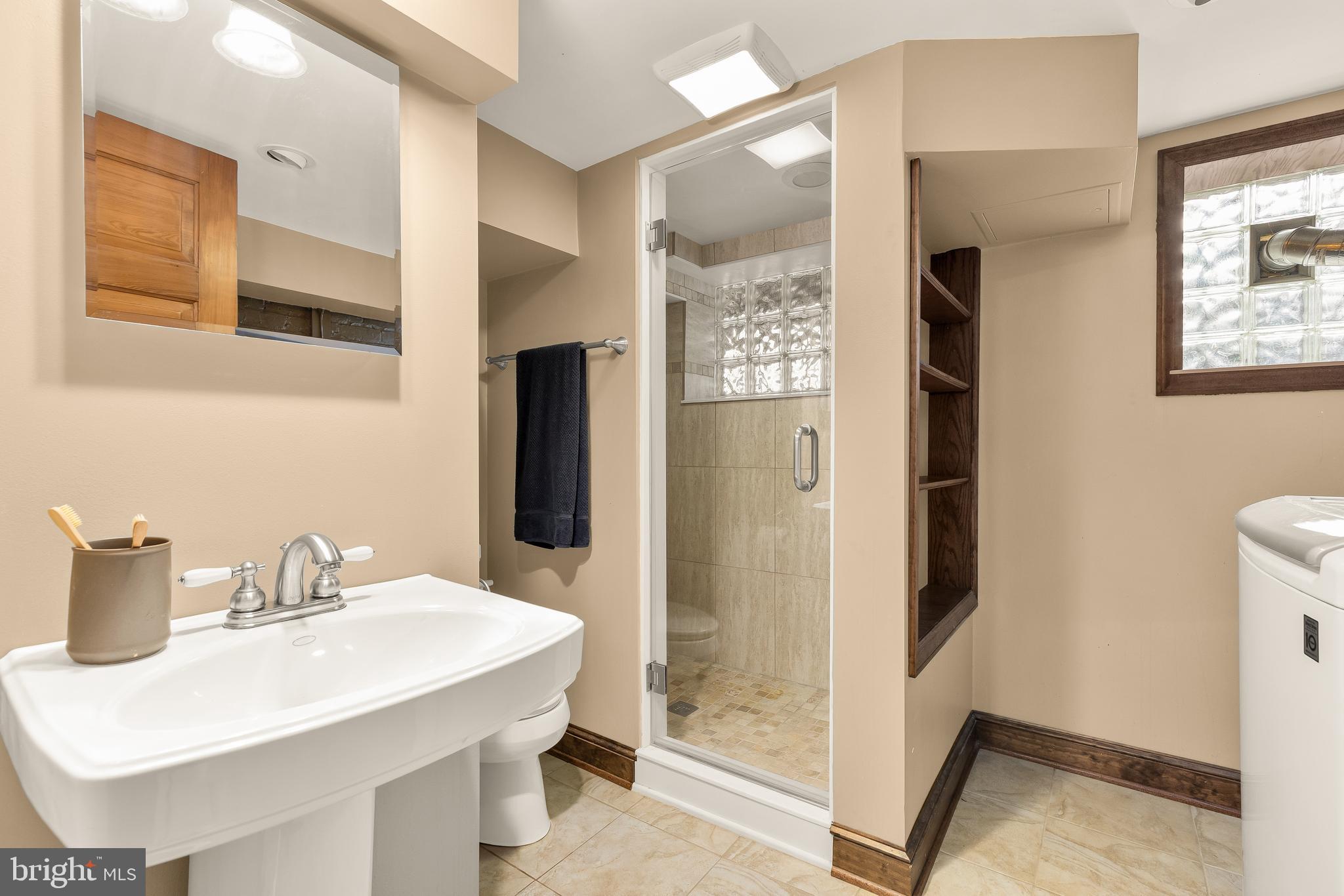 1360 Spring Road Northwest Washington, DC 20010 - Photo 37 of 51 Full Bathroom