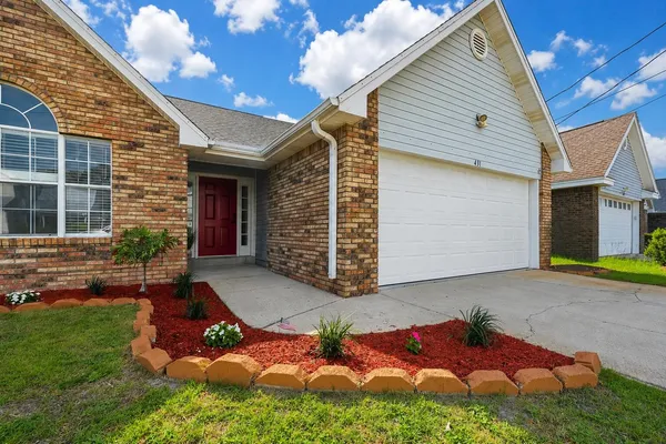 $324,900 | 431 Sandy Ridge Circle, Mary Esther, FL 32569