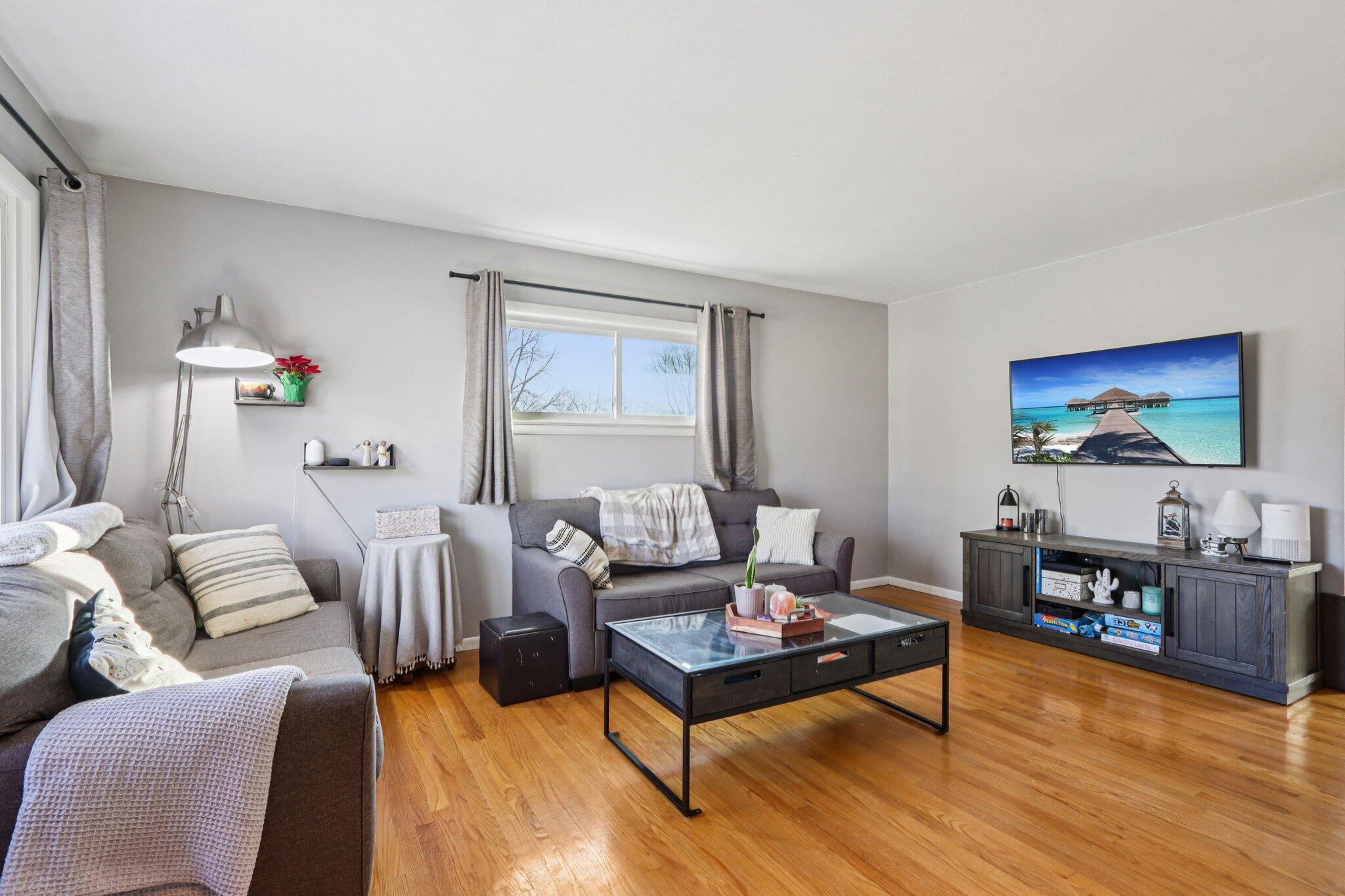 5103 Kinzie Avenue Racine, WI 53406 - Photo 5 of 29 9-web-or-mls-Kinzie Ave-S1301-007