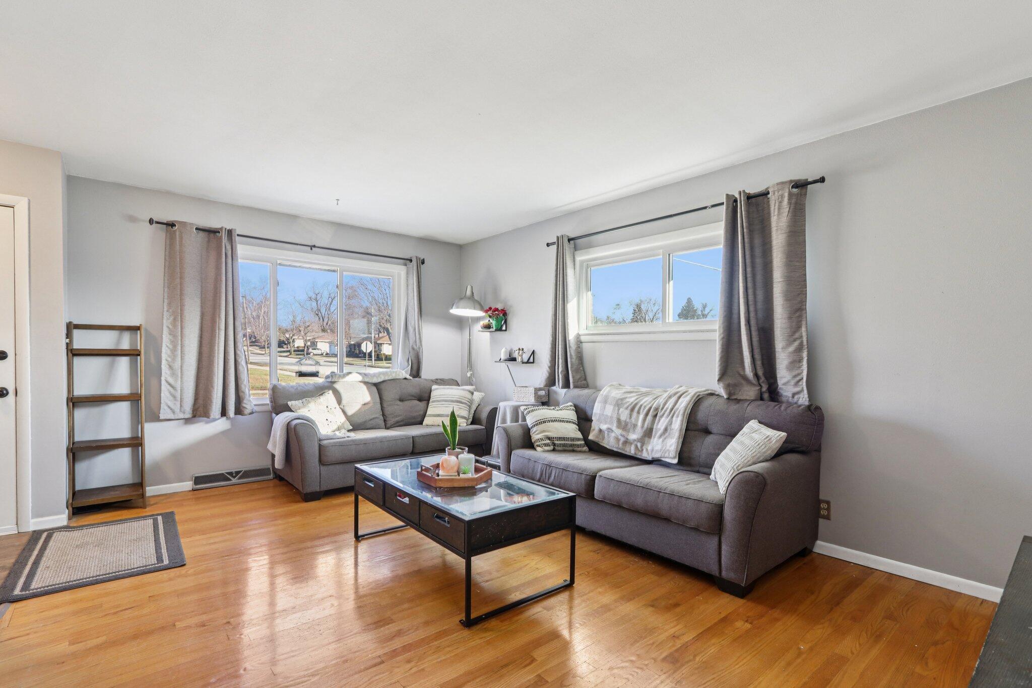 5103 Kinzie Avenue Racine, WI 53406 - Photo 6 of 29 11-web-or-mls-Kinzie Ave-S1301-009