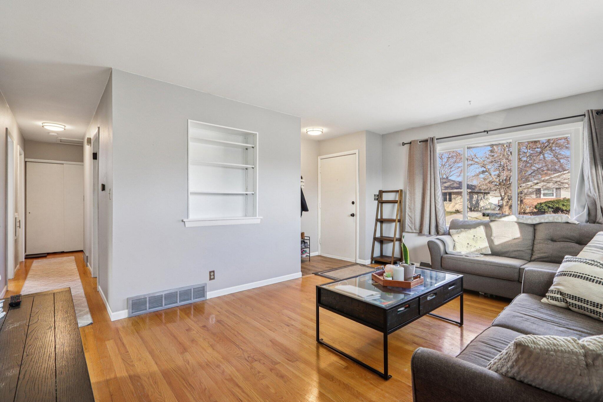 5103 Kinzie Avenue Racine, WI 53406 - Photo 7 of 29 12-web-or-mls-Kinzie Ave-S1301-010