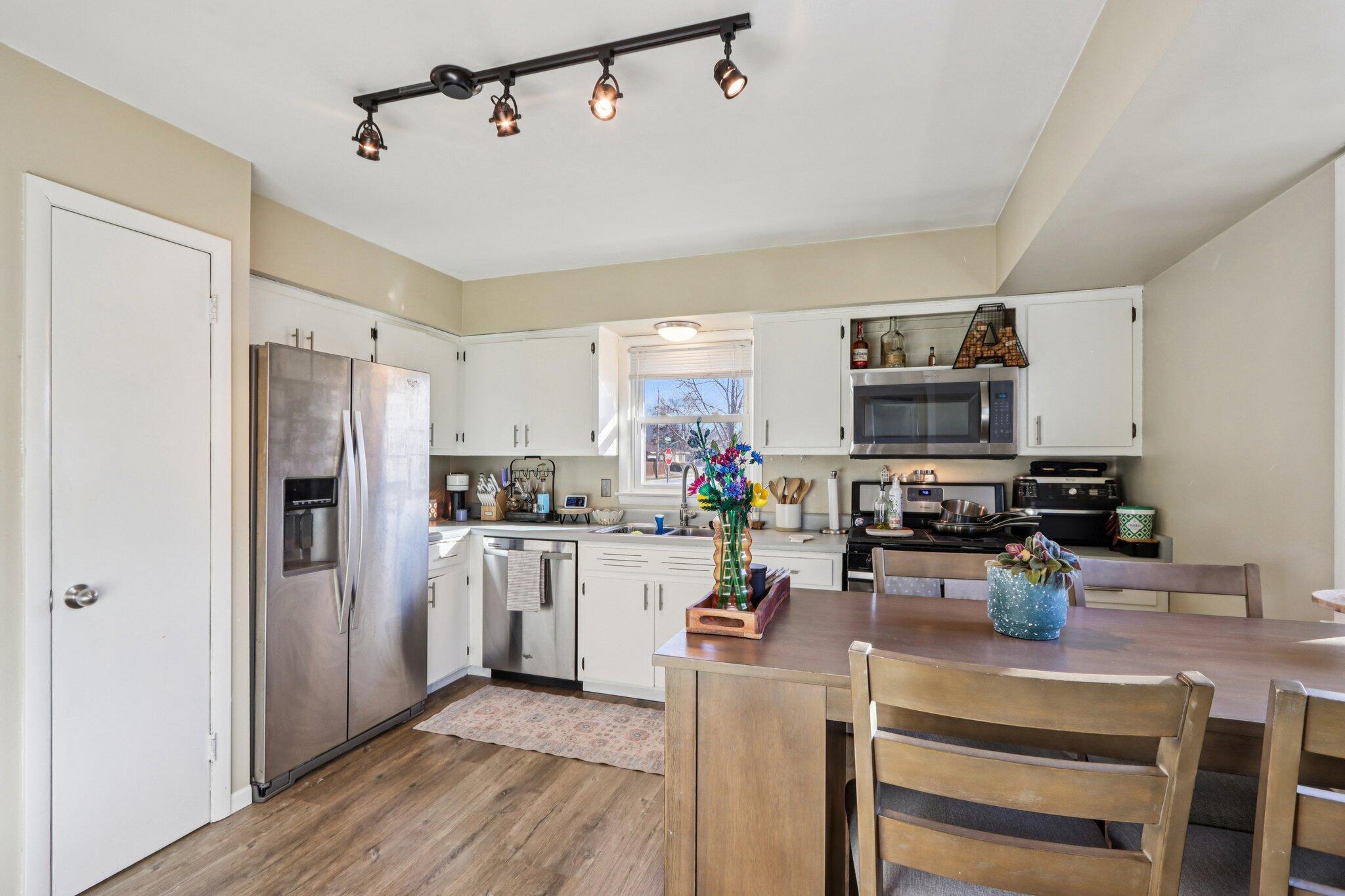 5103 Kinzie Avenue Racine, WI 53406 - Photo 8 of 29 14-web-or-mls-Kinzie Ave-S1301-012