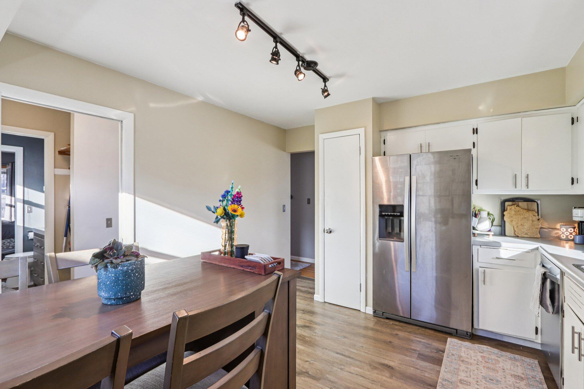 5103 Kinzie Avenue Racine, WI 53406 - Photo 9 of 29 16-web-or-mls-Kinzie Ave-S1301-014