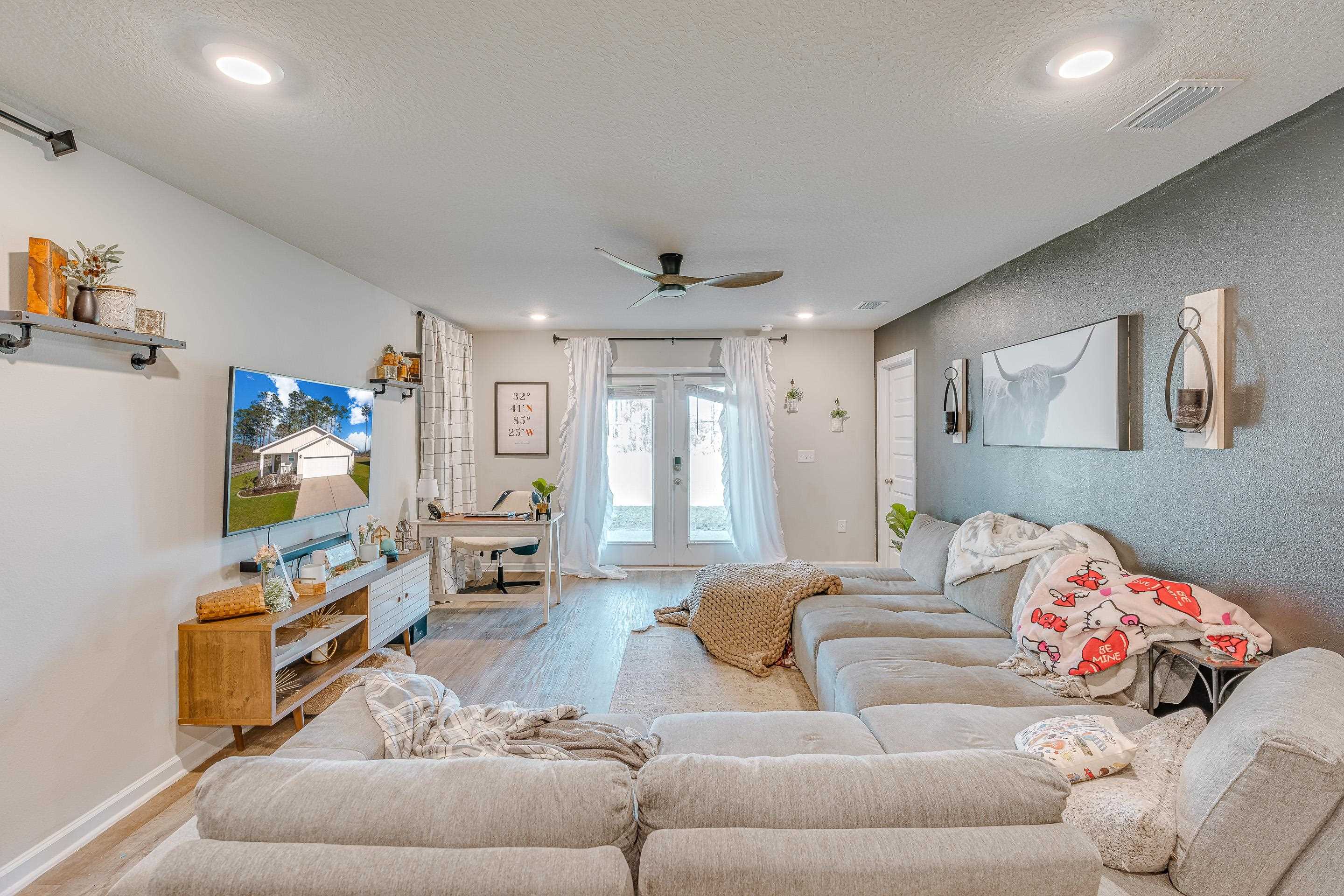 10162 Brodick Loop Daphne, AL 36527 - Photo 13 of 33 Living Room