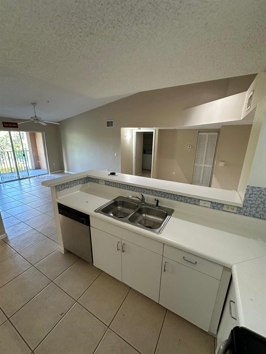 4848 Highway 7, Unit 4305 Coconut Creek, FL 33073 - Photo 15 of 47