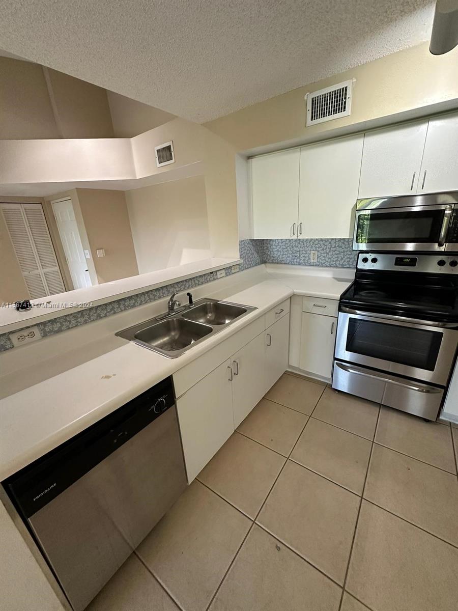 4848 Highway 7, Unit 4305 Coconut Creek, FL 33073 - Photo 19 of 47