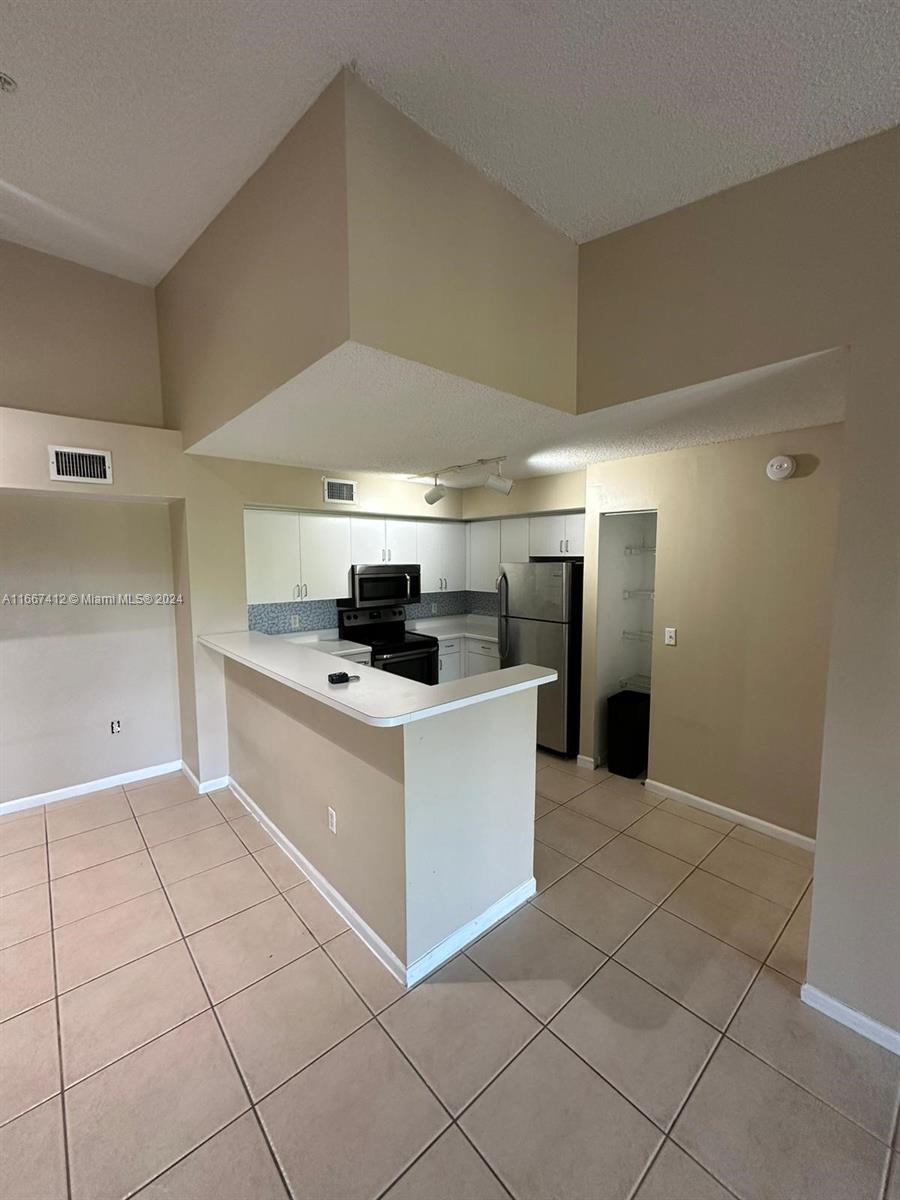 4848 Highway 7, Unit 4305 Coconut Creek, FL 33073 - Photo 9 of 47