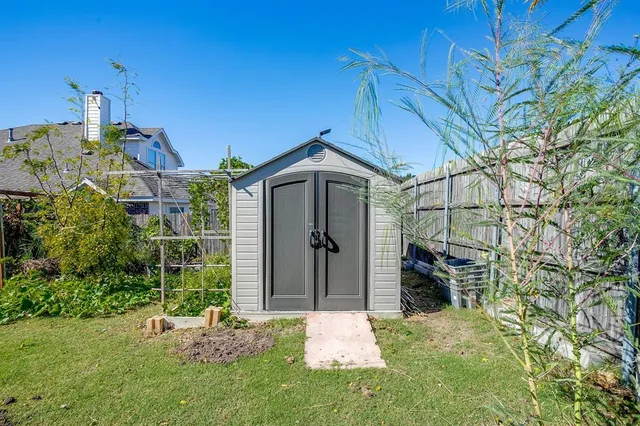 $387,500 | 5504 Meadow Valley Drive, Fort Worth, TX 76123